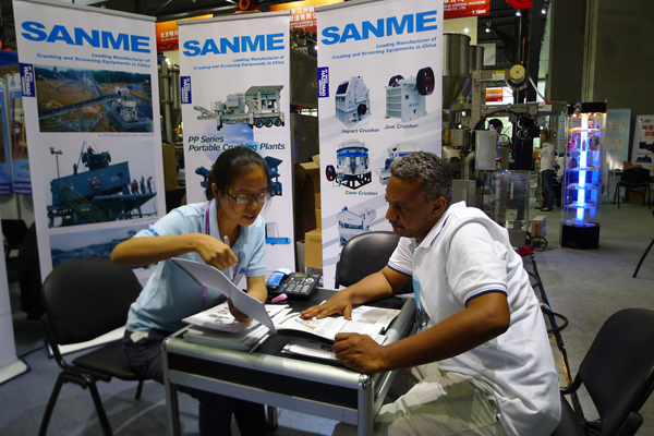 躋身高新技術(shù)企業(yè) 山美破碎機(jī)借廣交會(huì)拓展“藍(lán)?！笔袌? /> 
</p>
<p>
	品質(zhì)至上，追求高可靠性和細(xì)節(jié)。這是山美的核心價(jià)值觀。面對國內(nèi)外不斷變化的市場環(huán)境，我們相信，山美憑借其優(yōu)質(zhì)的管理理念和不斷創(chuàng)新的制造技術(shù)，一定能在工程機(jī)械行業(yè)打造一片藍(lán)天。<!--?p-->
</p>
        <div   id=