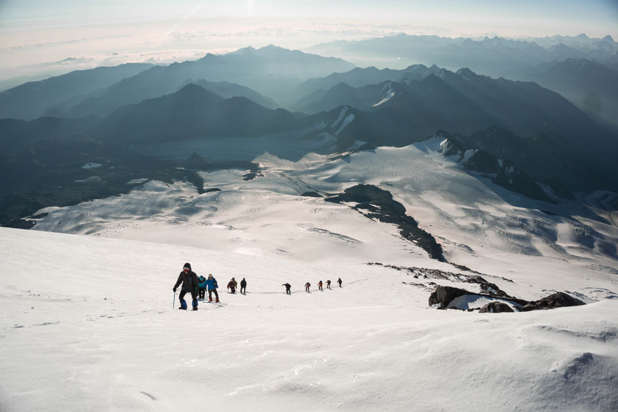 驕傲！山美股份歐洲員工勇攀歐洲第一峰-厄爾布魯士峰