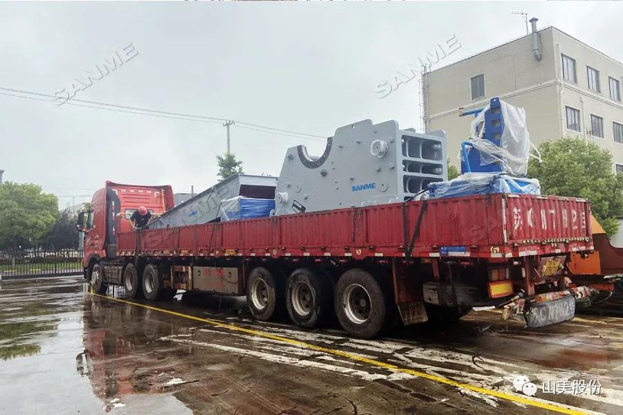 發(fā)貨季｜山美股份高性能破碎篩分裝備發(fā)往江西，助力當?shù)鼗椖拷ㄔO及建筑固廢資源化
