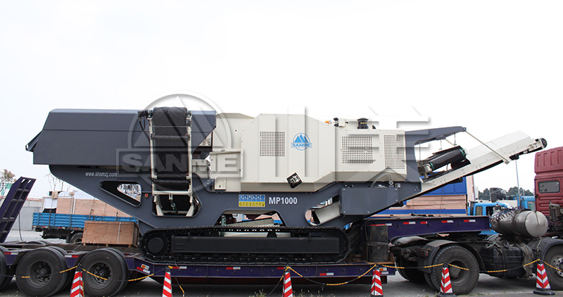 與傳統(tǒng)的固定式破碎機(jī)相比，移動(dòng)破碎站有哪些特點(diǎn)？