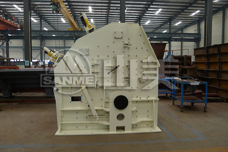 圓錐破碎機和反擊式破碎機的具體區(qū)別表現在哪些方面？