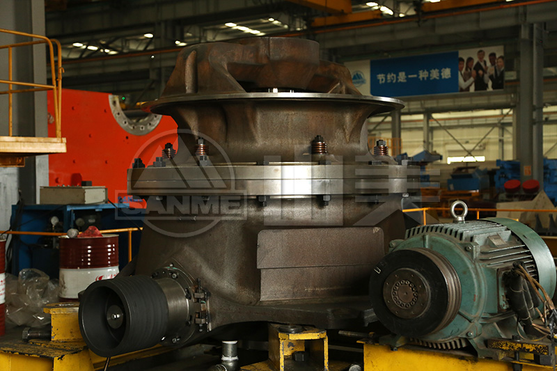 圓錐破碎機和反擊式破碎機的具體區(qū)別表現在哪些方面？