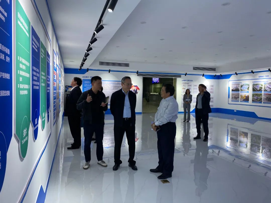 奉賢區(qū)人大常委會黨組書記、主任張培榮一行蒞臨上海山美股份開展“優(yōu)環(huán)境、穩(wěn)經(jīng)濟”大走訪大調(diào)研