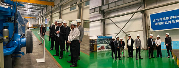 奉賢區(qū)人大常委會黨組書記、主任張培榮一行蒞臨上海山美股份開展“優(yōu)環(huán)境、穩(wěn)經(jīng)濟”大走訪大調(diào)研