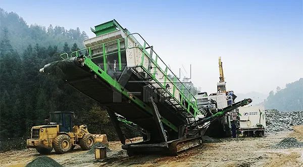 時產(chǎn)值近600萬！山美移動式破碎篩分一體站助力江蘇高碳鉻鐵礦破碎項目建設(shè)