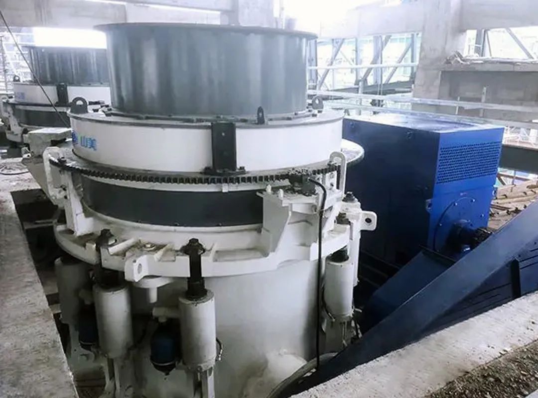 硬巖克星|山美歐星系列E-SMS圓錐破碎機(jī)無懼硬巖挑戰(zhàn)