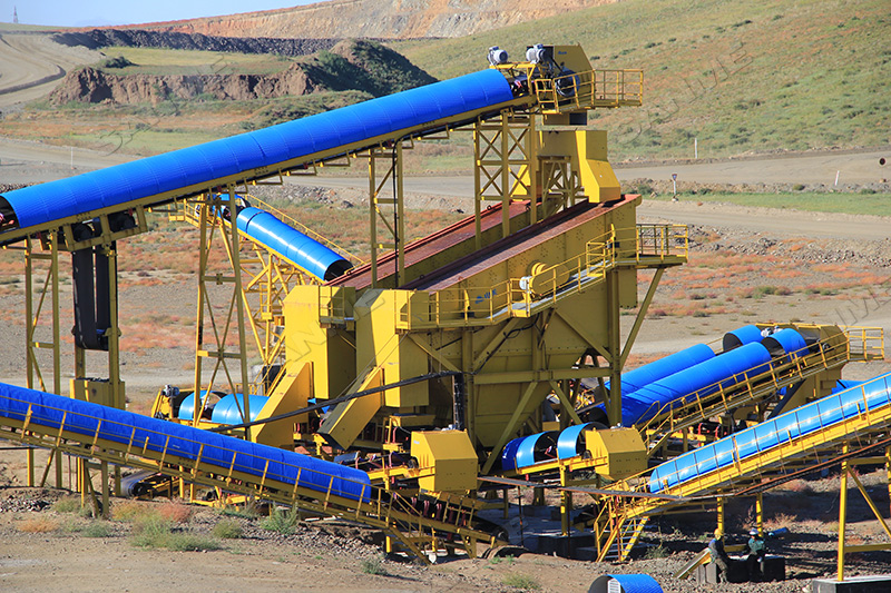 機(jī)制砂生產(chǎn)線選固定式還是移動(dòng)式？理性選擇提升生產(chǎn)效率