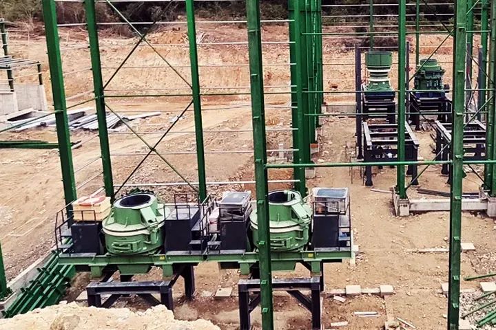 VC7系列立式?jīng)_擊破碎機(jī)——多領(lǐng)域適用，展現(xiàn)強(qiáng)大實(shí)力