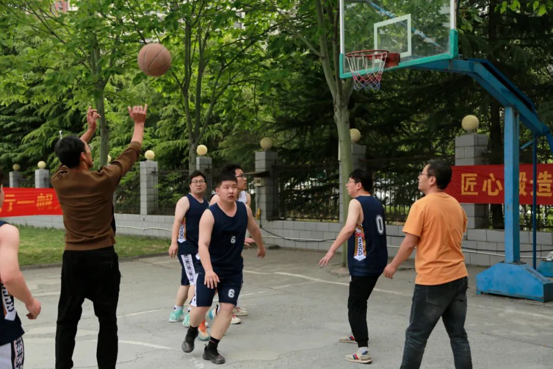 上海山美股份2025春季運動會火熱啟幕！拔河、籃球預(yù)賽燃情開戰(zhàn)